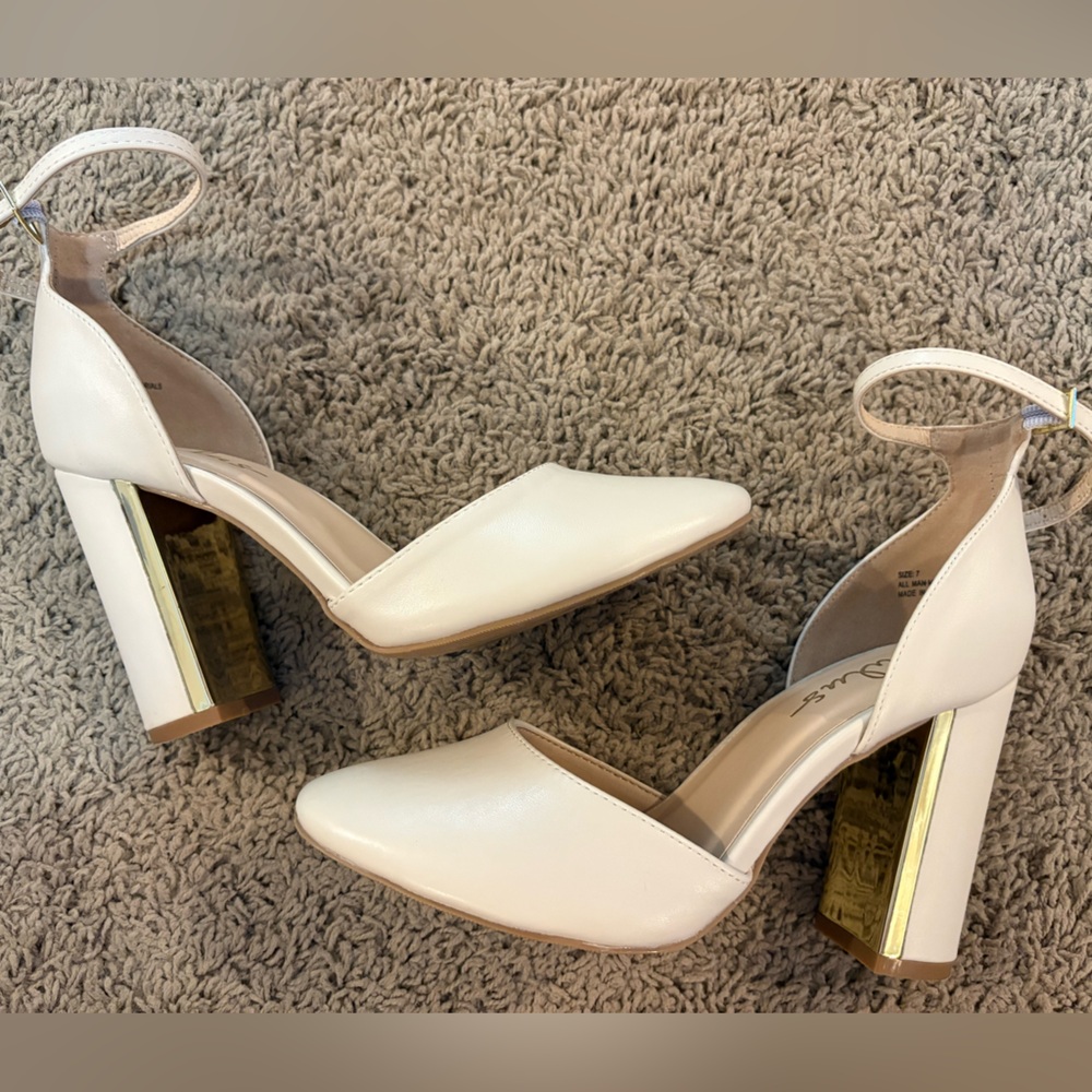 🤍Lulus • off white heels • 7 • EUC
